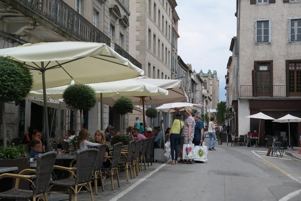 Penthouse Apartment Overlooking Place Carnot Carcassonne Extérieur photo